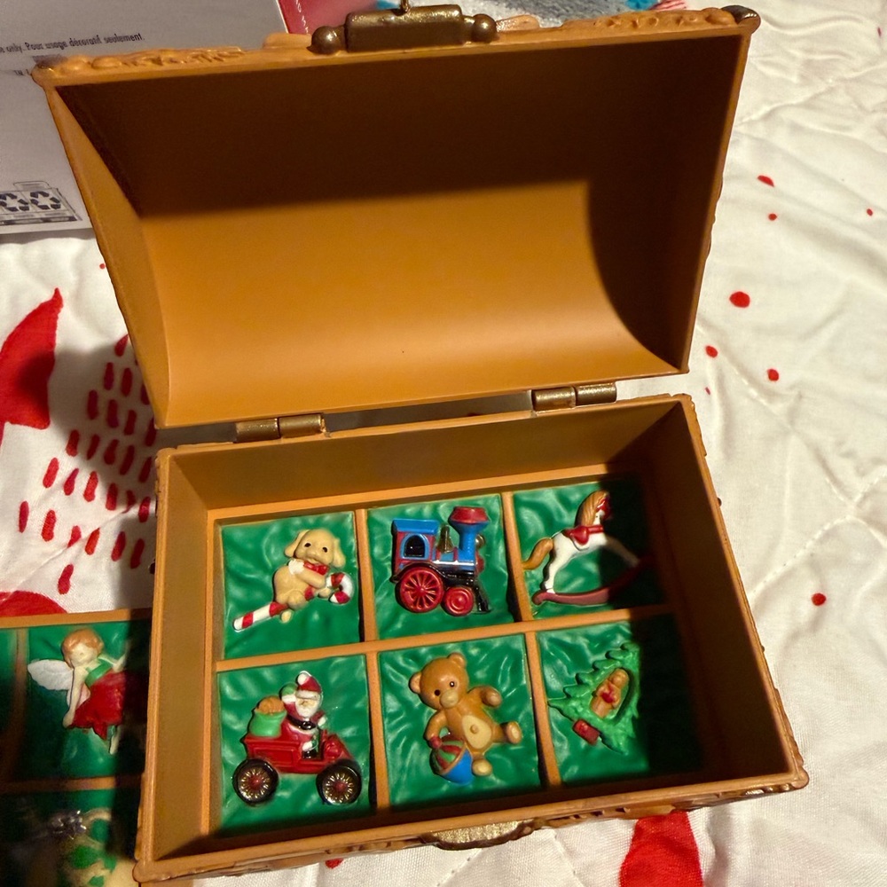 Hallmark Holiday Ornament Set in Green and Brown Box